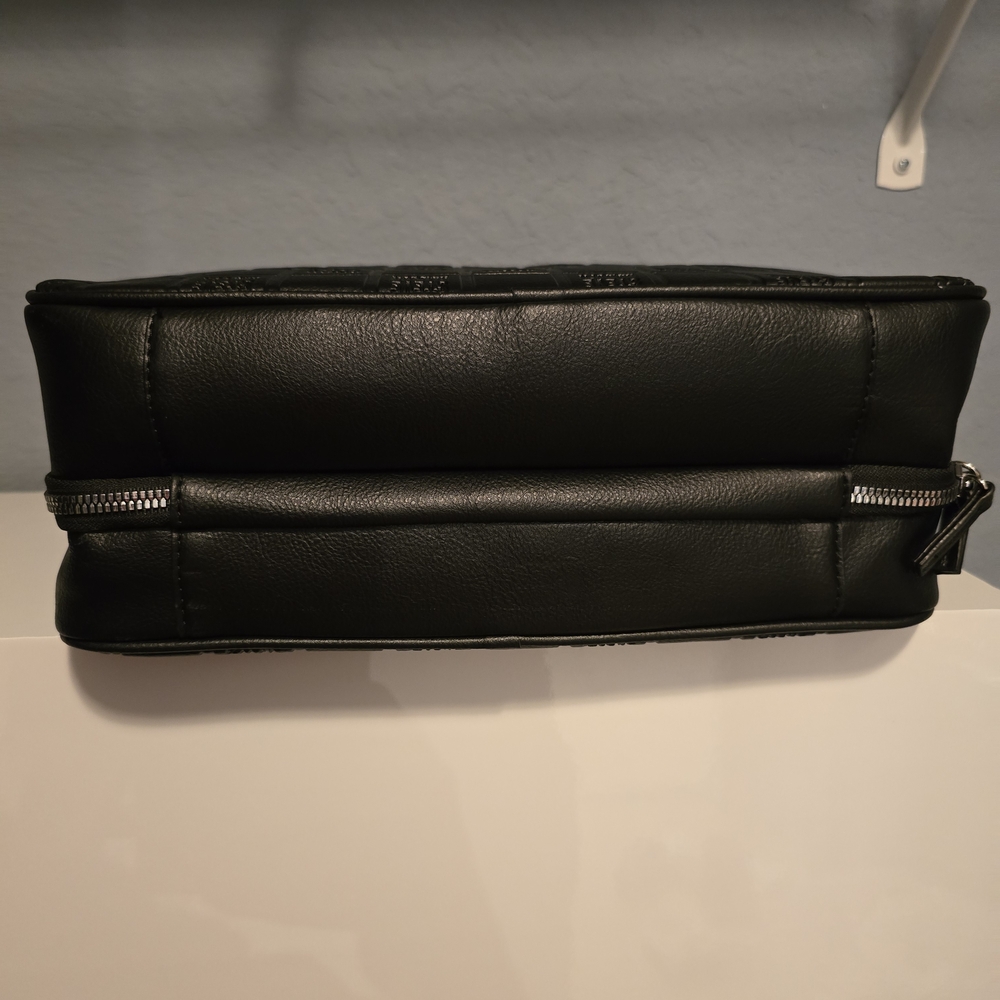 Steve Madden Black Weekender Cosmetic Bag - Picture 5 of 6
